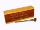 Pentatonische Schlitztrommel aus Holz kaufen München, Schlitz-Trommel kaufen Bayern, buy wooden tongue-drum, Orffsches Instrument - pentatonische Zungentrommel aus Holz kaufen BRD, Zungen-Trommel aus Mahagoni - Bodenplatte aus Eco-Holz