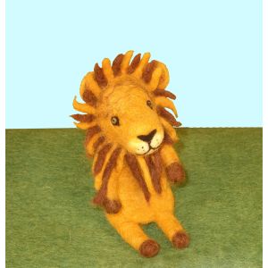 Filz-Fingerpuppe Löwe mit Schwanz kaufen München, Filzfingerpuppe Löwe kaufen Bayern, Fingerpuppe Filz-Löwe kaufen Erding, glove puppet lion made of felt, natürliches Kinder-Spielzeug aus Filz, Filz-Finger-Puppe Löwe