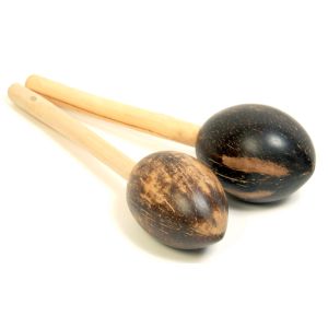 Schamanische Rassel aus gestreifter Kokosnuss kaufen München, Kokos-rassel kaufen, Rassel kaufen, München, Maraka kaufen München, Maraca, Schamanenrassel kaufen München, Kokos-Rassel,Schamanische Rassel aus gestreifter Kokosnuss